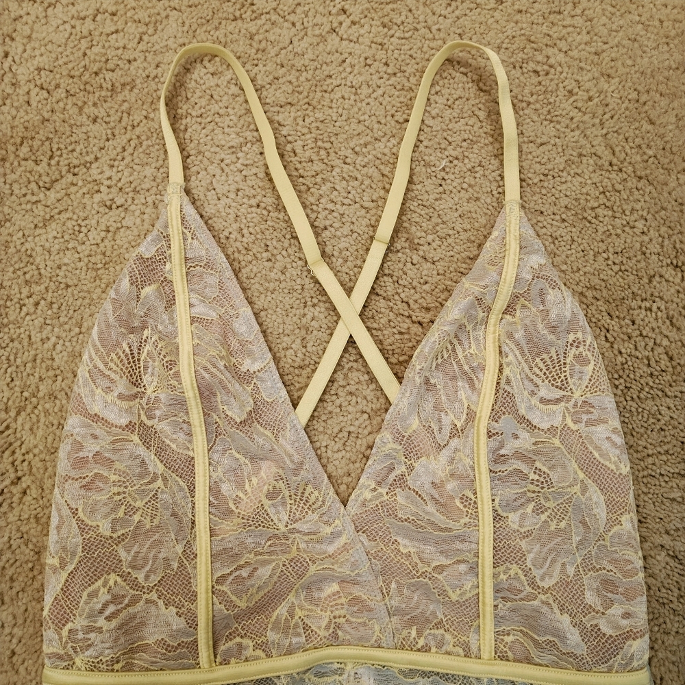 Vintage Auden Sheer Floral Mesh Lace Thong Bodysuit w Criss Cross Straps. - Picture 2 of 12